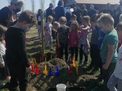U Varaždinu je zasađen prvi javni voćnjak U Varaždinu je zasađen prvi javni voćnjak