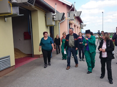 Zgrada sa suvremenim skladištima za žitarice