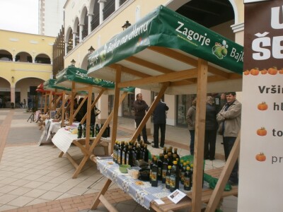 Dio štandova na izložbenom prostoru