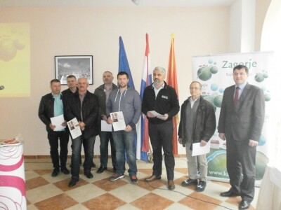 Dobitnicima Priznanja je uručio zamjenik župana Anđelko Ferek Jambrek