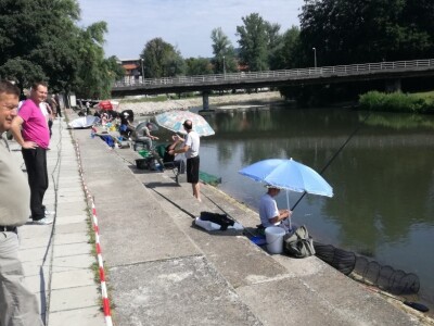 Ulov ribe udicom na plovak na Fojnici