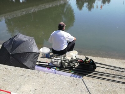 Ulov ribe udicom na plovak na Fojnici