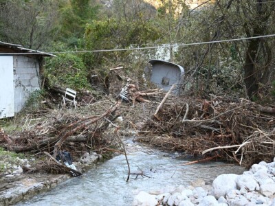 Uništena riblja farmu u poplavljenom području Jablanice Uništena riblja farmu u poplavljenom području Jablanice