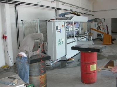 Radionica kamenoklesarskog pogona Marić u gospodarskoj zoni Čaporice Radionica kamenoklesarskog pogona Marić u gospodarskoj zoni Čaporice