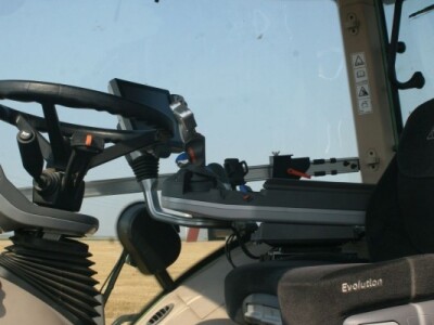 Unutrašnjost kabine Fendt 1050