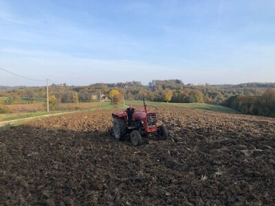 Uprkos nedaćama Brkovići nastavili dalje i danas svega imaju na imanju Uprkos nedaćama Brkovići nastavili dalje i danas svega imaju na imanju