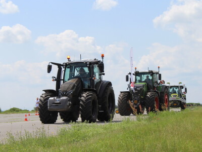 Utrka traktora na 9. FarmShow-u