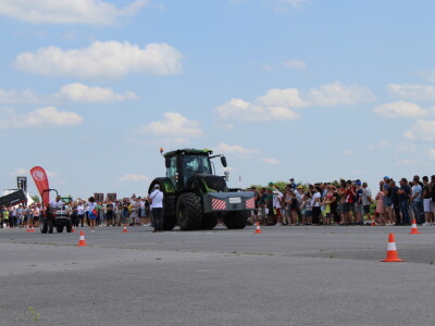 Utrka traktora na 9. FarmShow-u