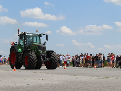 Utrka traktora na 9. FarmShow-u