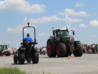 Utrka traktora na 9. FarmShow-u