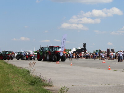 Utrka traktora na 9. FarmShow-u