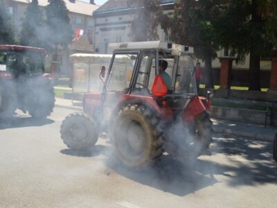 Utrka traktorima na Festivalu graševine 2014. u Kutjevu