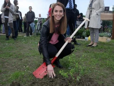 Martina Zubičić u akciji Urbani vrtovi u Sesvetama