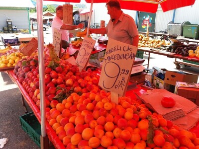 Uvozno  voće i povrće