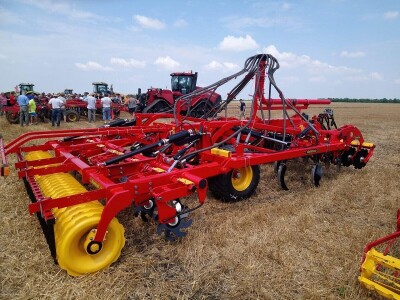 Vaderstad - prikaz mašina u radu Mađarska