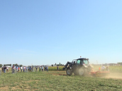 Valtra N 114 i Carrier 300 Valtra N 114 i Carrier 300