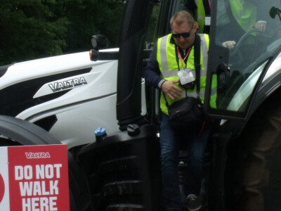 Njima dvojici je bilo udubno i nerado su išli van da puste i druge unutra