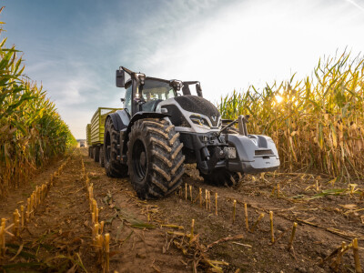 Valtra Q 305 s velikim Q za kvalitetu
