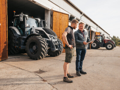 Valtra Q 305 s velikim Q za kvalitetu