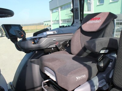 Valtra T234 Versi Smart Touch
