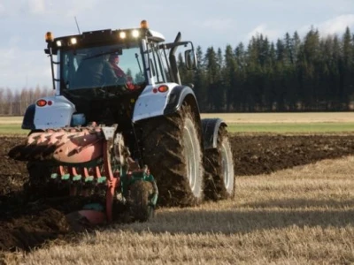 Traktor Valtra Versu