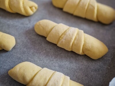 Vanja Vukadinović - izrada kruha s domaćim kvascem Vanja Vukadinović - izrada kruha s domaćim kvascem
