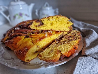 Vanja Vukadinović - izrada kruha s domaćim kvascem Vanja Vukadinović - izrada kruha s domaćim kvascem