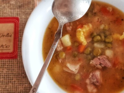 Vanja Vukadinović - izrada kruha s domaćim kvascem Vanja Vukadinović - izrada kruha s domaćim kvascem