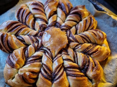 Vanja Vukadinović - izrada kruha s domaćim kvascem Vanja Vukadinović - izrada kruha s domaćim kvascem