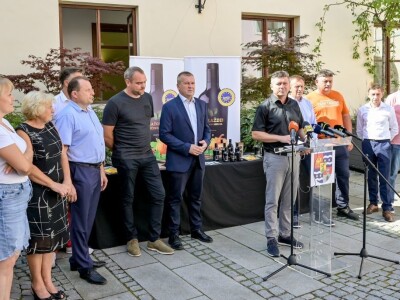 Varaždinsko bučino ulje ima europsku zaštićenu oznaku zemljopisnog podrijetla Varaždinsko bučino ulje ima europsku zaštićenu oznaku zemljopisnog podrijetla