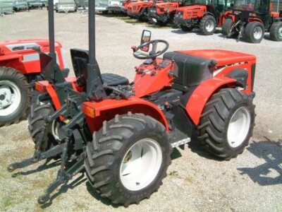 Traktor Antonio Carraro TTR 4400 HST