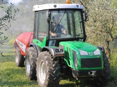 Traktor Ferrari Vega V85/V95