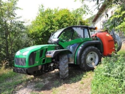 Traktor Ferrari Vega SDT V85/V95