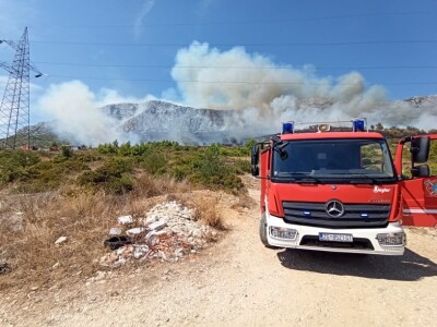 Veliki požar kod Kaštel Sućurca: gorjela borova šuma