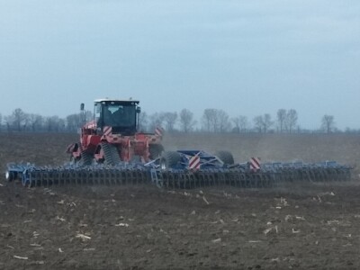 Raspon je 12 metara Raspon je 12 metara