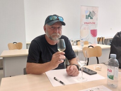 Novinarski vinski ocjenjivački tim ocijenio 18 graševina Novinarski vinski ocjenjivački tim ocijenio 18 graševina