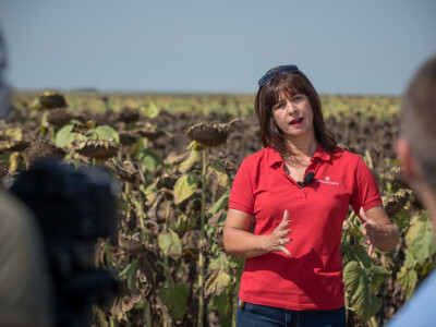 Natalija Kurjak ispred stručne službe Victoria Logistic