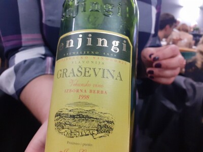 Vina Enjingi Vina Enjingi