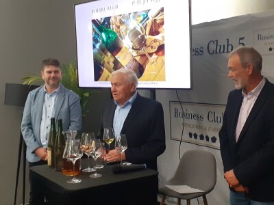 Vina Enjingi Vina Enjingi