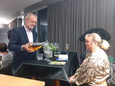 Vina Enjingi Vina Enjingi