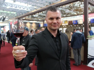 Vina Rubis, Oliver Mandarić