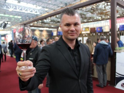 Vina Rubis, Oliver Mandarić