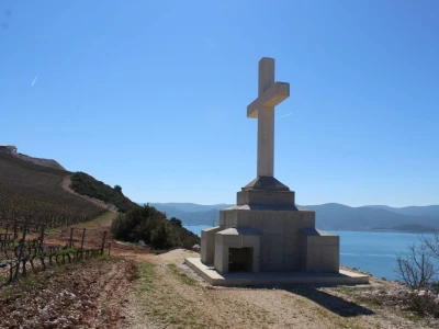 Vinarija Terra Madre, Komarna