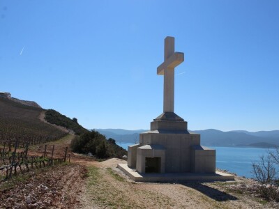 Vinarija Terra Madre, Komarna
