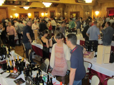 Vinoljupci prezadovoljni prvim Novosadskim salonom vina Vinoljupci prezadovoljni prvim Novosadskim salonom vina