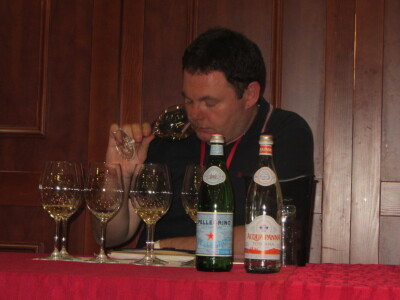 Vinoljupci prezadovoljni prvim Novosadskim salonom vina Vinoljupci prezadovoljni prvim Novosadskim salonom vina