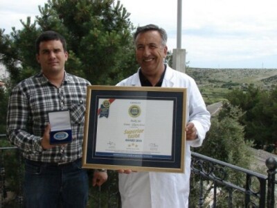 Visoka priznanja - s desna otac Ivan i sin Šime Gligora