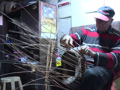 Svetislav Milanović u osmoj deceniji plete po četiri korpe dnevno Svetislav Milanović u osmoj deceniji plete po četiri korpe dnevno