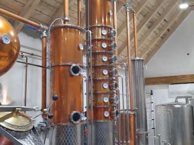 Voćnjak i destilerija u Grkovcima Voćnjak i destilerija u Grkovcima