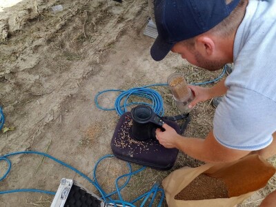 Vršidba i vaganje pokusa BC pšenica u Tomašancima